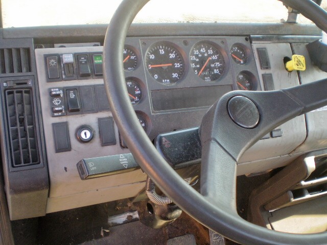 99freightliner2.jpg